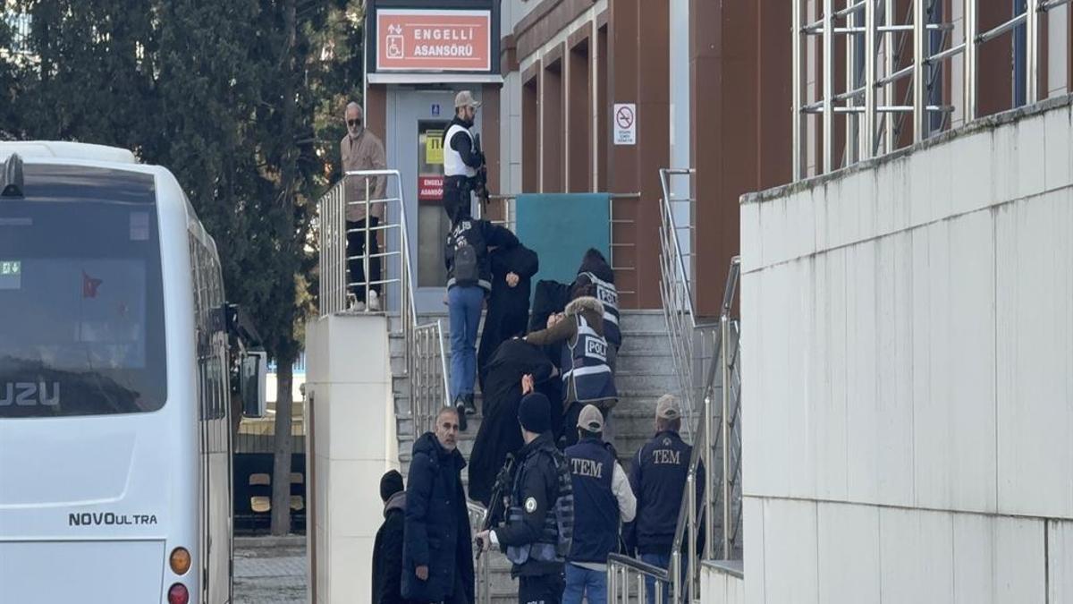 3 polisin şehit olduğu Yalovada DEAŞ operasyonunda 26 tutuklama