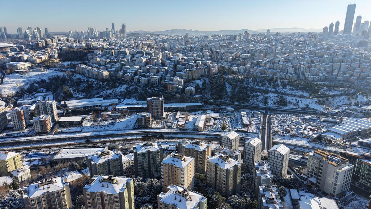İstanbul- Kar yağışının ardından Kağıthane havadan görüntülendi