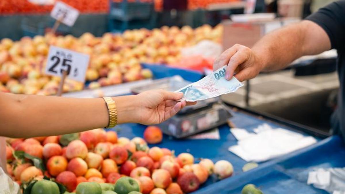 İstanbulda enflasyon fren yaptı: Pazar tezgâhları ne diyor?
