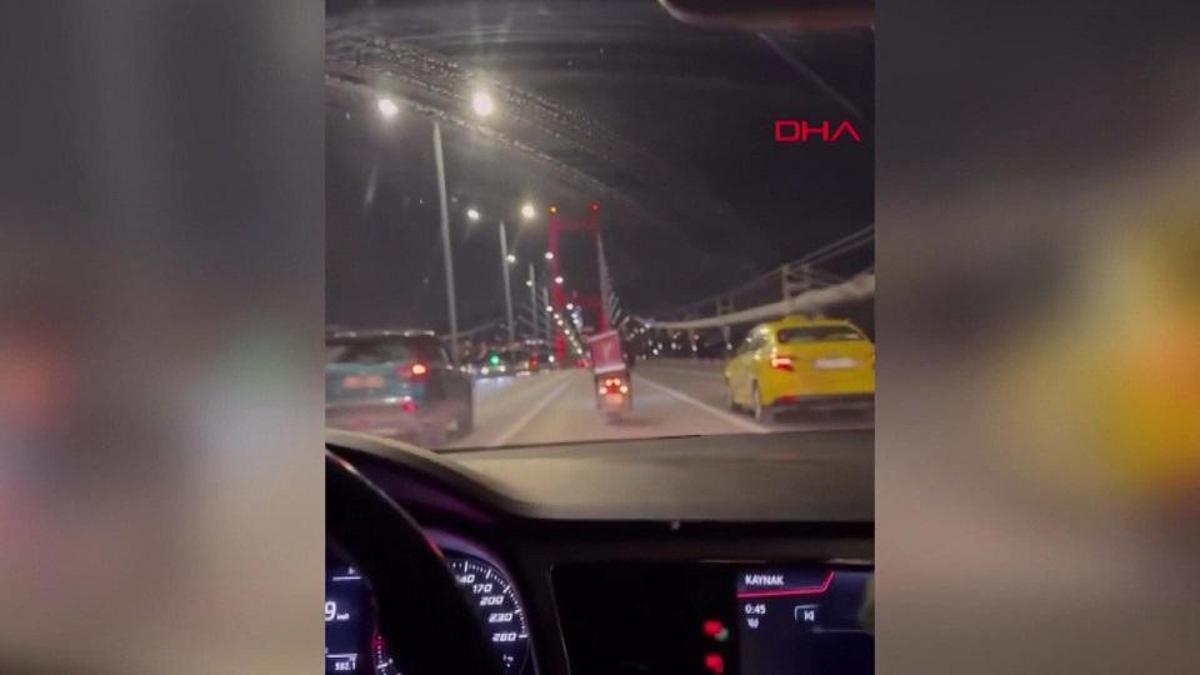 Lodosa karşı motokuryeye siper oldular! Köprüde zor anlar...