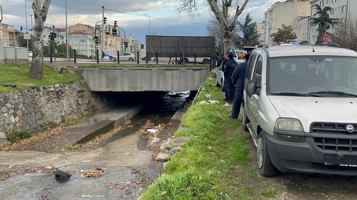 3 metre yükseklikten dere yatağına düşüp öldü