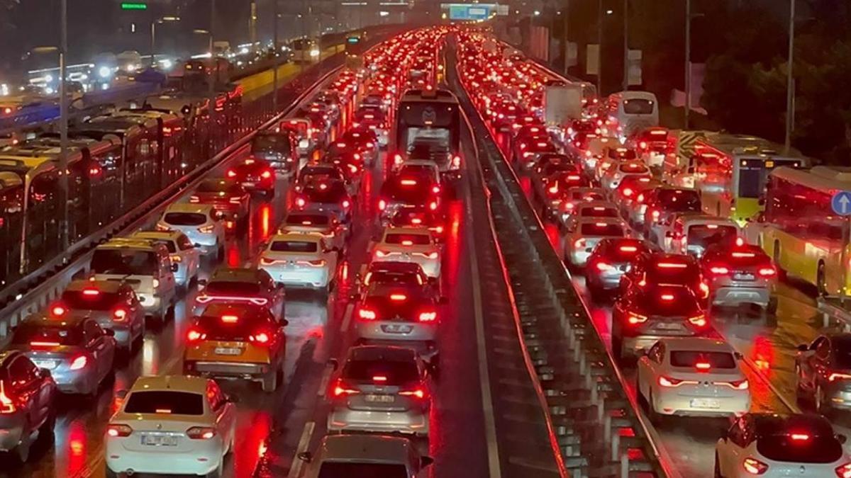 İstanbul'da trafik yoğunluğu yüzde 71'e çıktı
