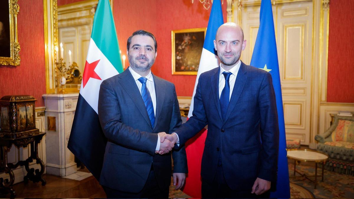 Suriye Dışişleri Bakanı Şeybani, Fransız mevkidaşı ile Paris'te görüştü