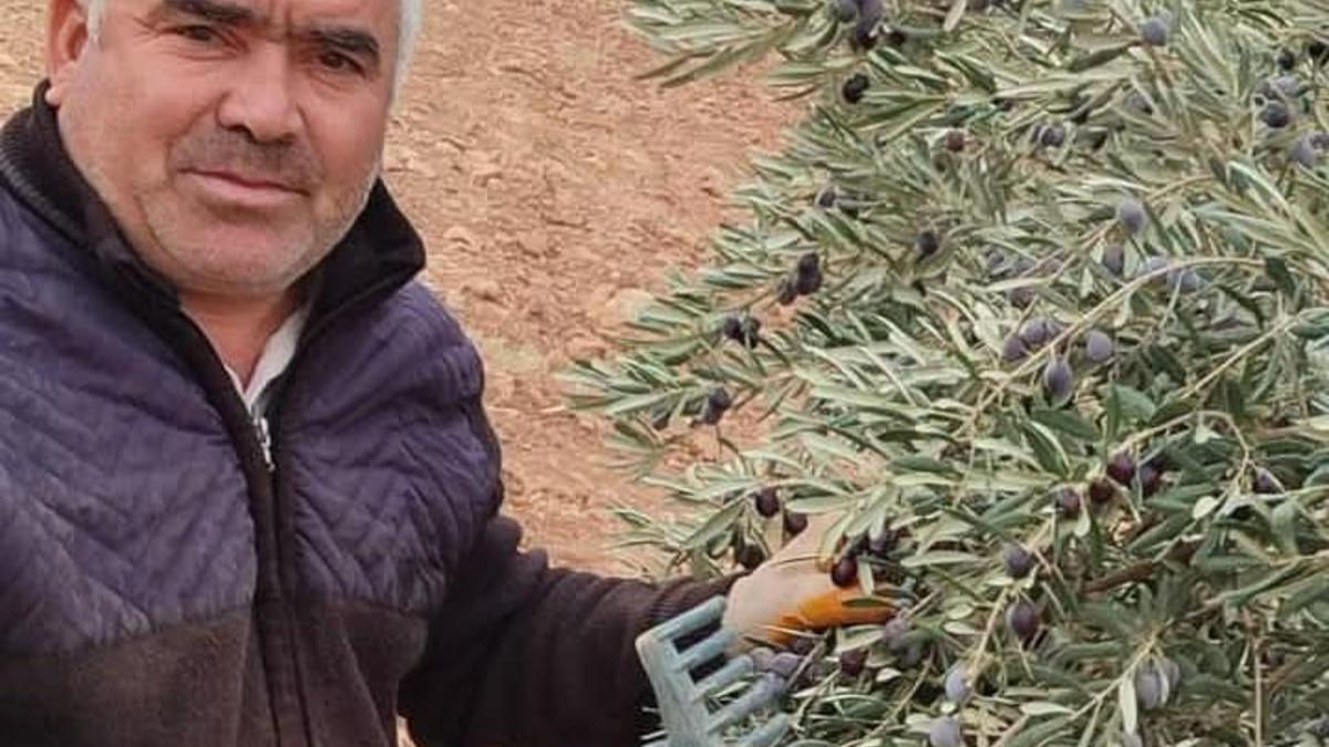 Oturduğu binada asansör boşluğuna düşüp öldü