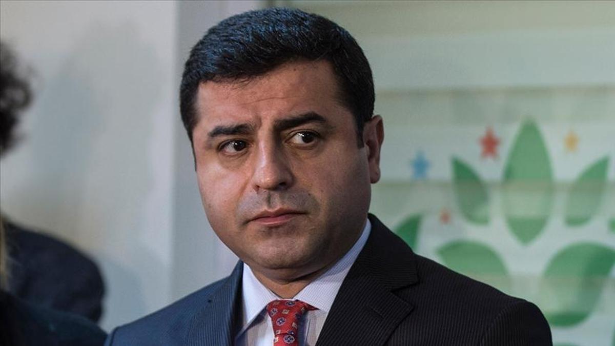 Selahattin Demirtaş'a Cumhurbaşkanına hakaret suçundan hapis cezası