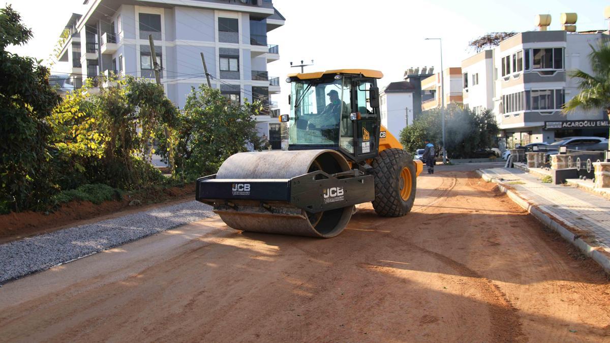 Oba ve Çıplaklı'da asfalt çalışması