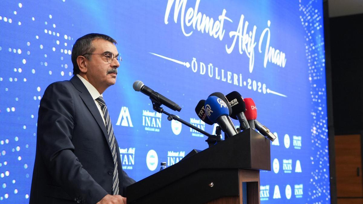 Mehmet Akif İnan ödülleri sahiplerini buldu