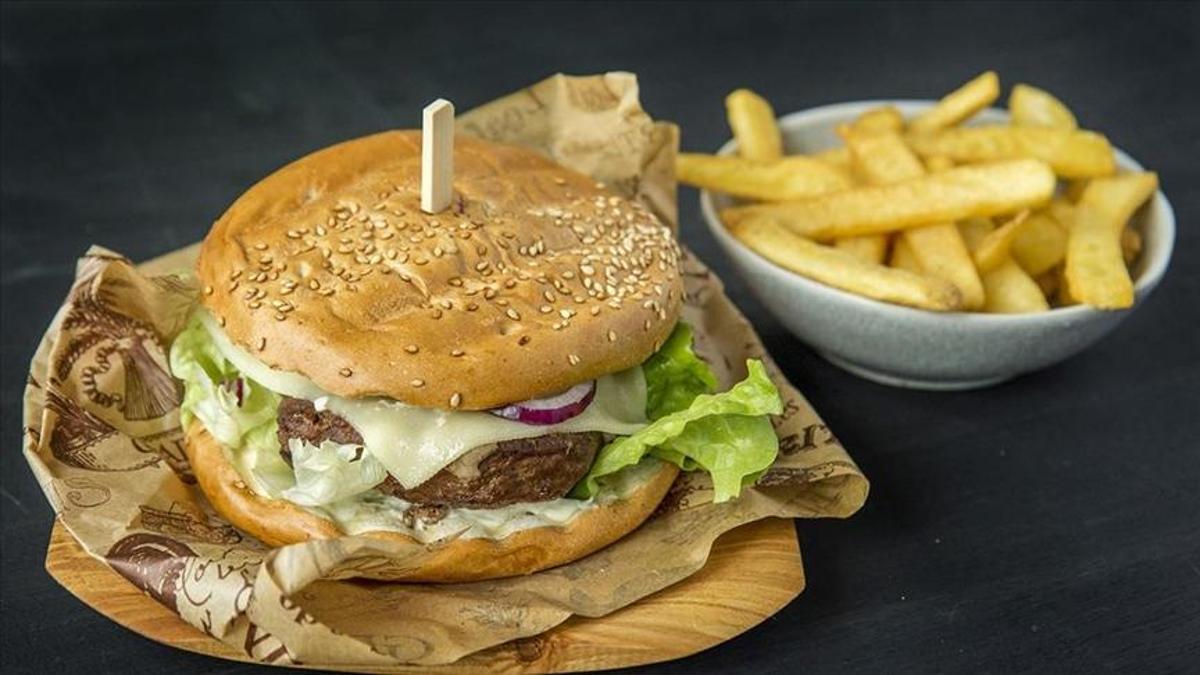 İngiltere'de abur cubur ürünlerine reklam yasağı