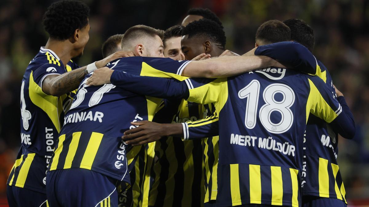 Fenerbahçe, Süper Kupa finalinde Galatasarayın rakibi oldu