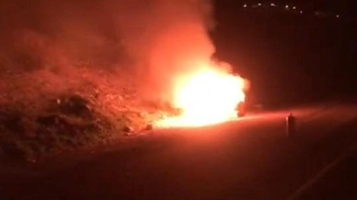 Seyir halindeki otomobil yandı