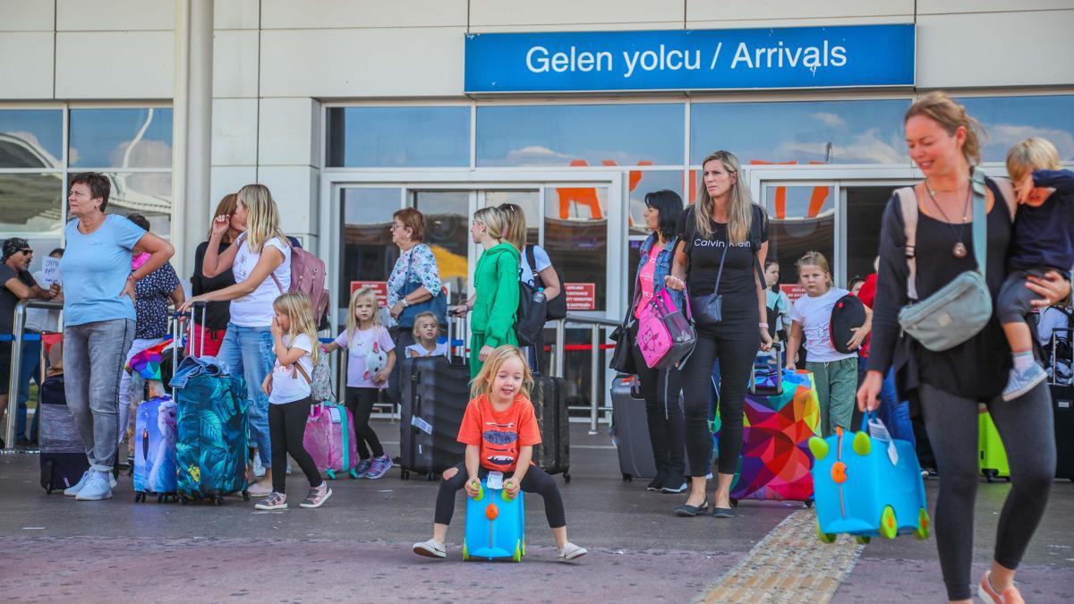 Antalyaya hava yoluyla gelen turistte 17 milyon rekoru