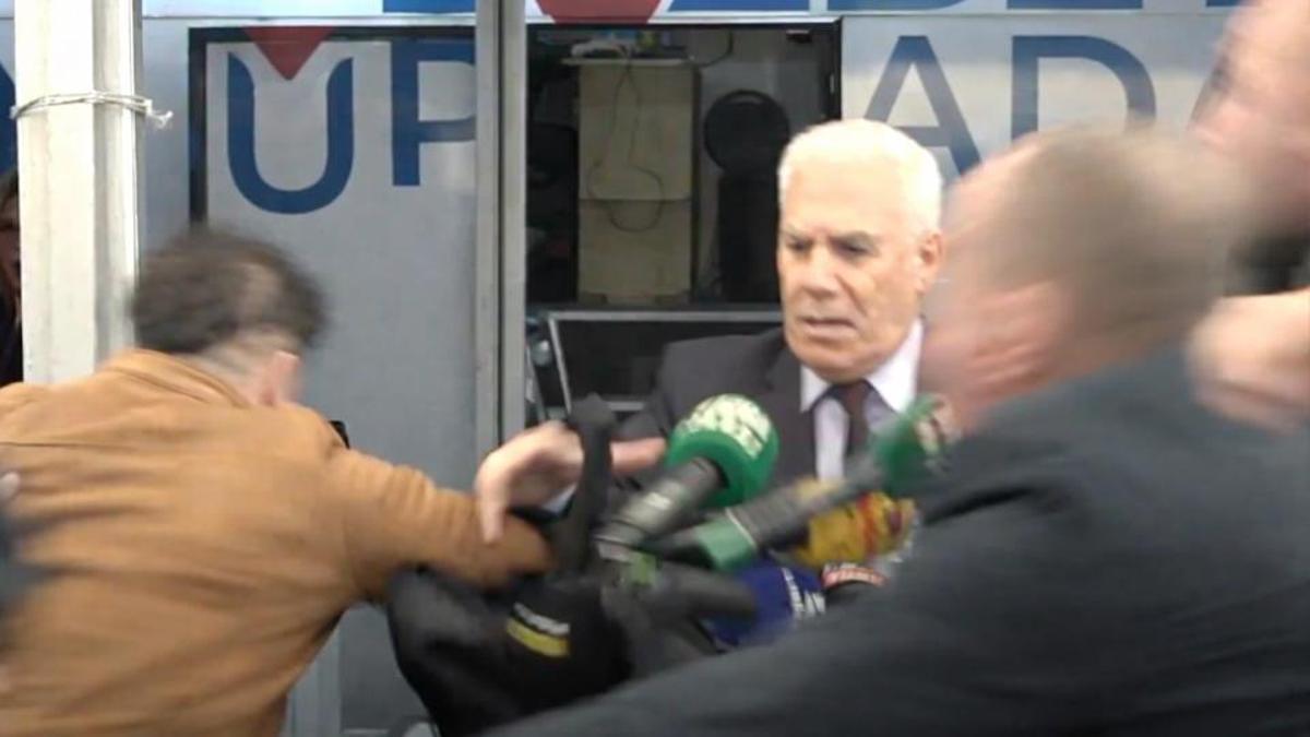 Mustafa Bozbeye yumruklu saldırı: En net görüntüler ortaya çıktı