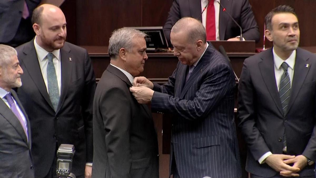 CHP'den istifa eden Mersin Milletvekili Hasan Ufuk Çakır, AK Parti''ye geçti