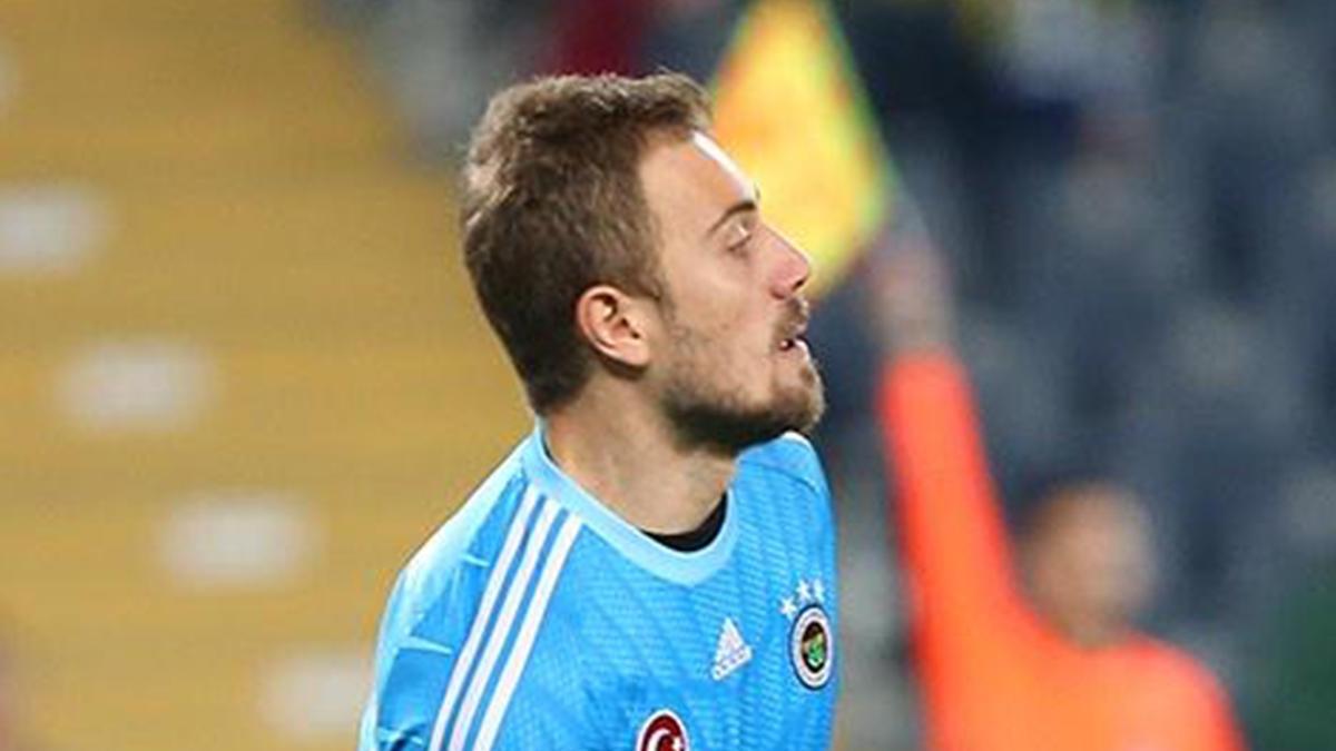 Fenerbahçe'ye geri dönen Mert Günok, ilk idmanına çıkıyor