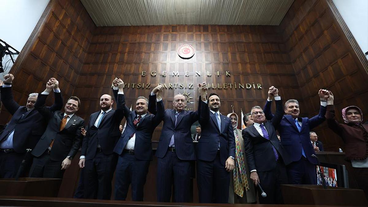 AK Partiye katılımlar ve erken seçim! Abdulkadir Selvi kaleme aldı...