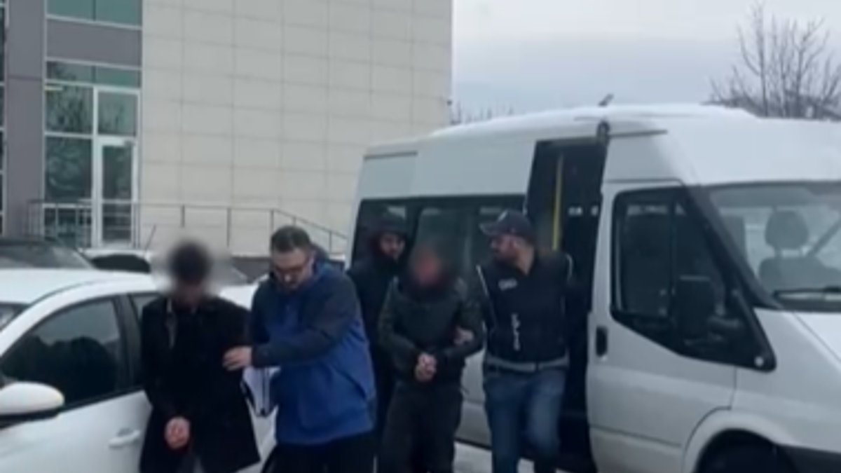 Boluda 13 düzensiz göçmen yakalandı, 5 organizatör tutuklandı