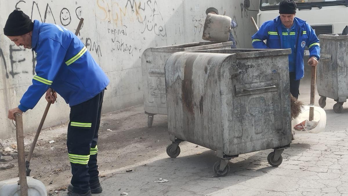 Akdenizde temizlik çalışması sürüyor