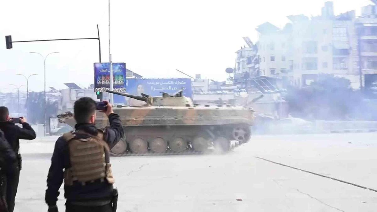 CNN TÜRK çatışmanın sıfır noktasında: Tanklar Halep'e girdi, silahlar susmuyor!