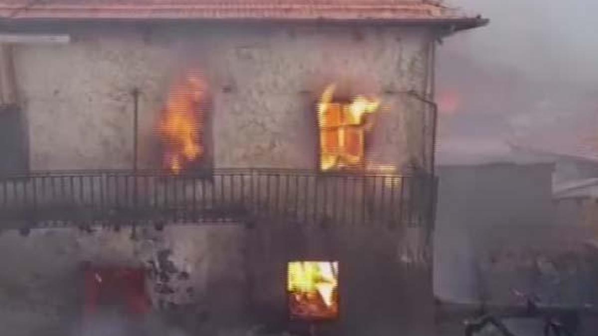 Konya'da fırtına yangına neden oldu