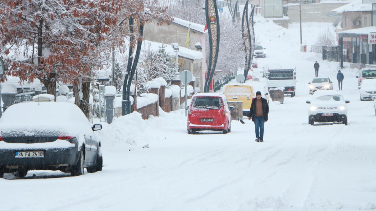 Karlıova'da yoğun kar yağışı