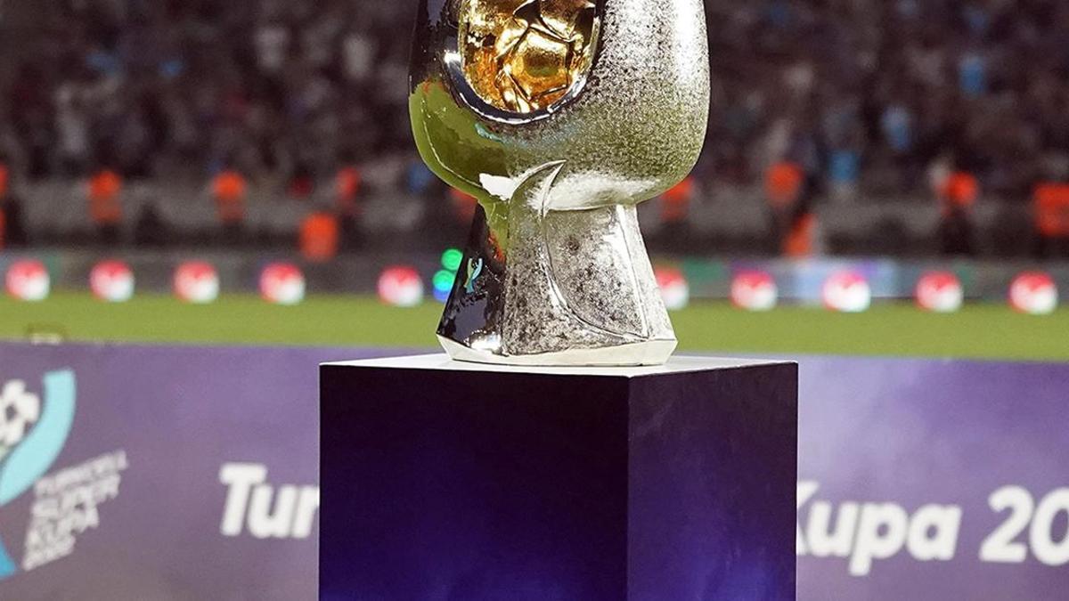 SON DAKİKA | Galatasaray – Fenerbahçe Süper Kupa maçının saati değişti