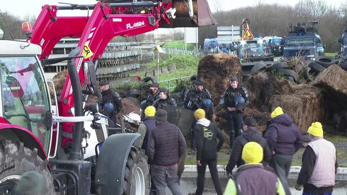Fransada çiftçilere polis müdahalesi