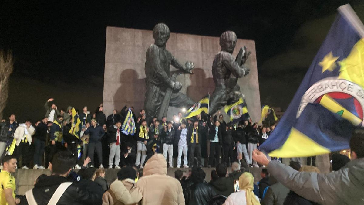 Fenerbahçenin Süper Kupa zaferi Ankarada kutlandı