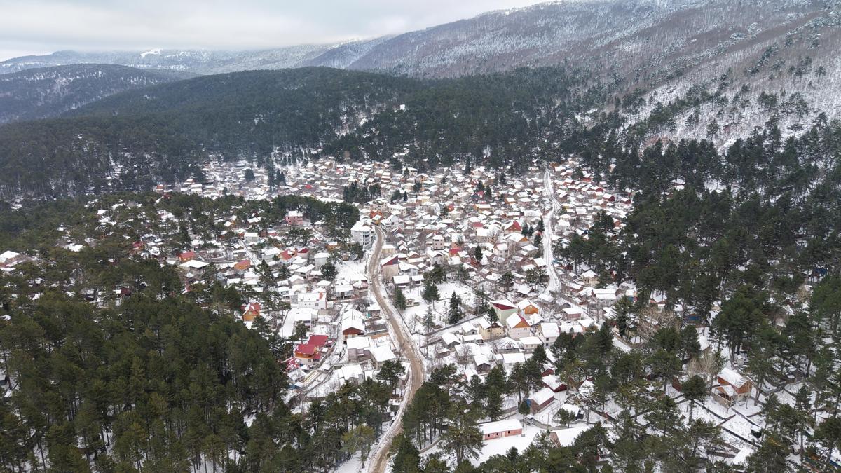 Amanos Dağları'ndaki kar manzarası dronla görüntülendi