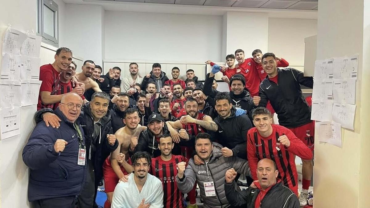 Denizli İdmanyurdu'nun çıkışı sürüyor