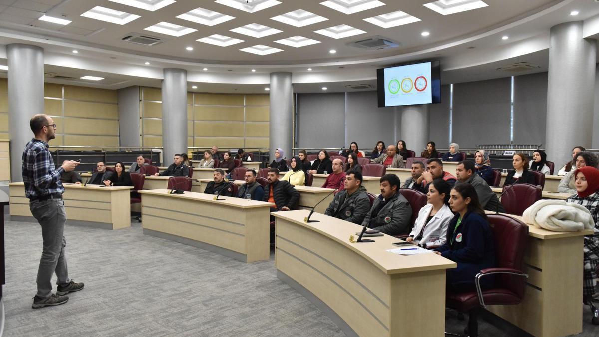 Kepez Belediyesinden yaşlı dostu kente güçlü adım