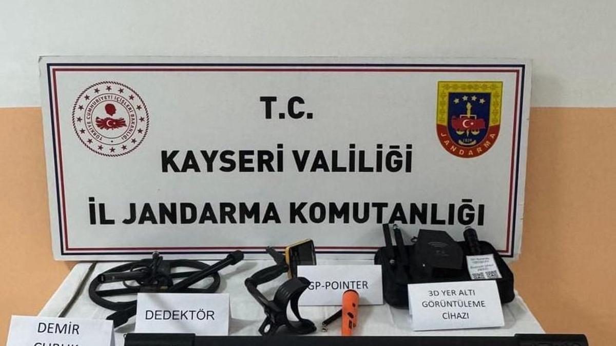 Kayseride kaçak kazıya 3 gözaltı