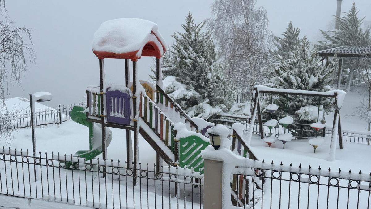 Ordu'nun Akkuş ilçesinde eğitime kar engeli