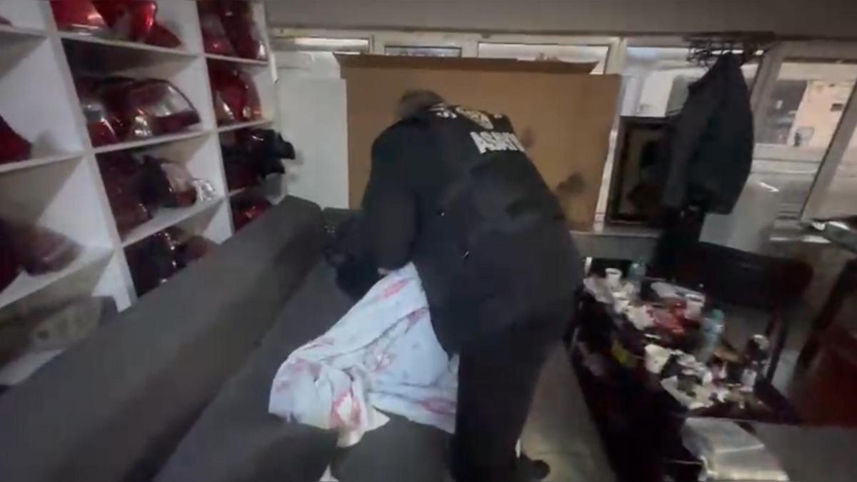 İstanbul - Sarıyerde iş yerine silahlı saldırı düzenleyip uyurken yakalanan şüpheli tutuklandı