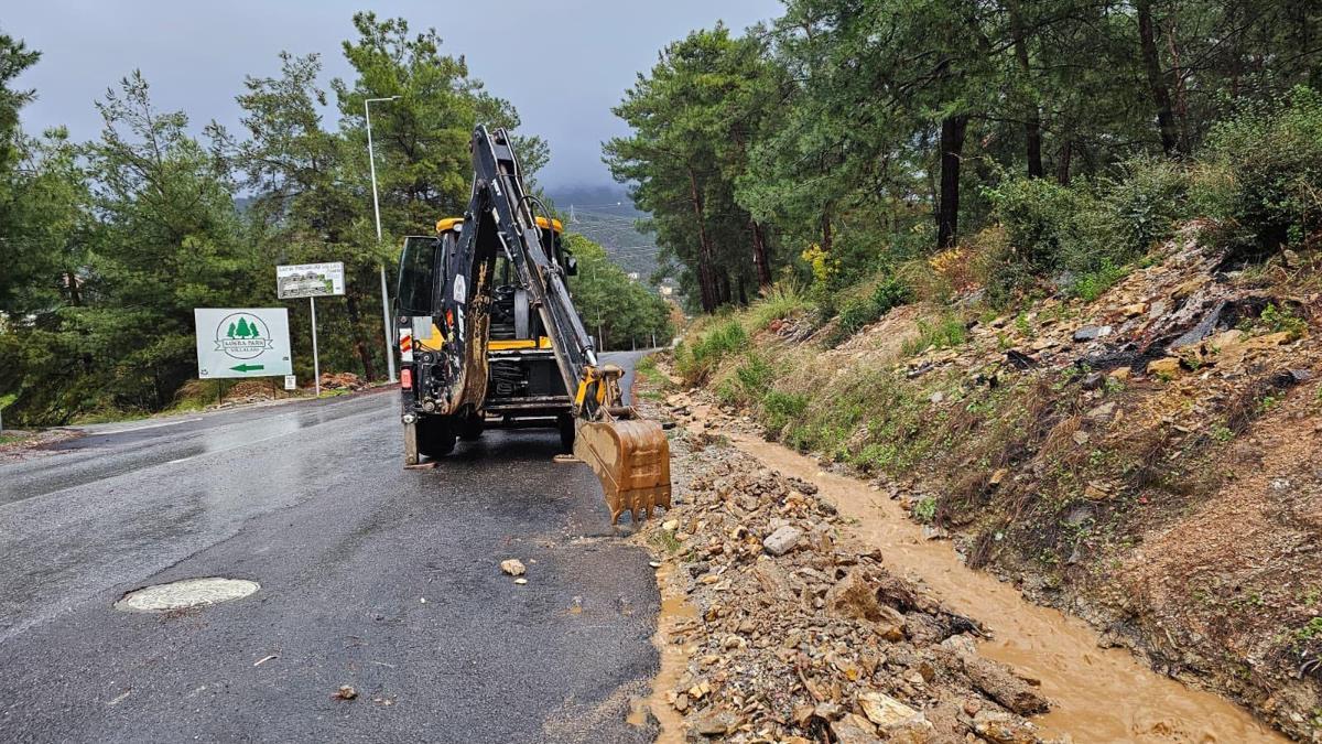 Büyükşehir Alanya ekiplerinden yoğun kış mesaisi
