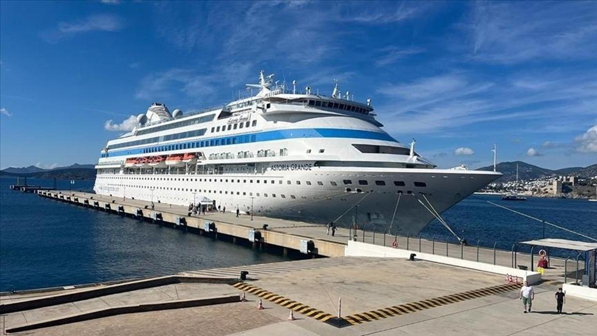 2025te kruvaziyer yolcu sayısı 2 milyonun üzerine çıktı