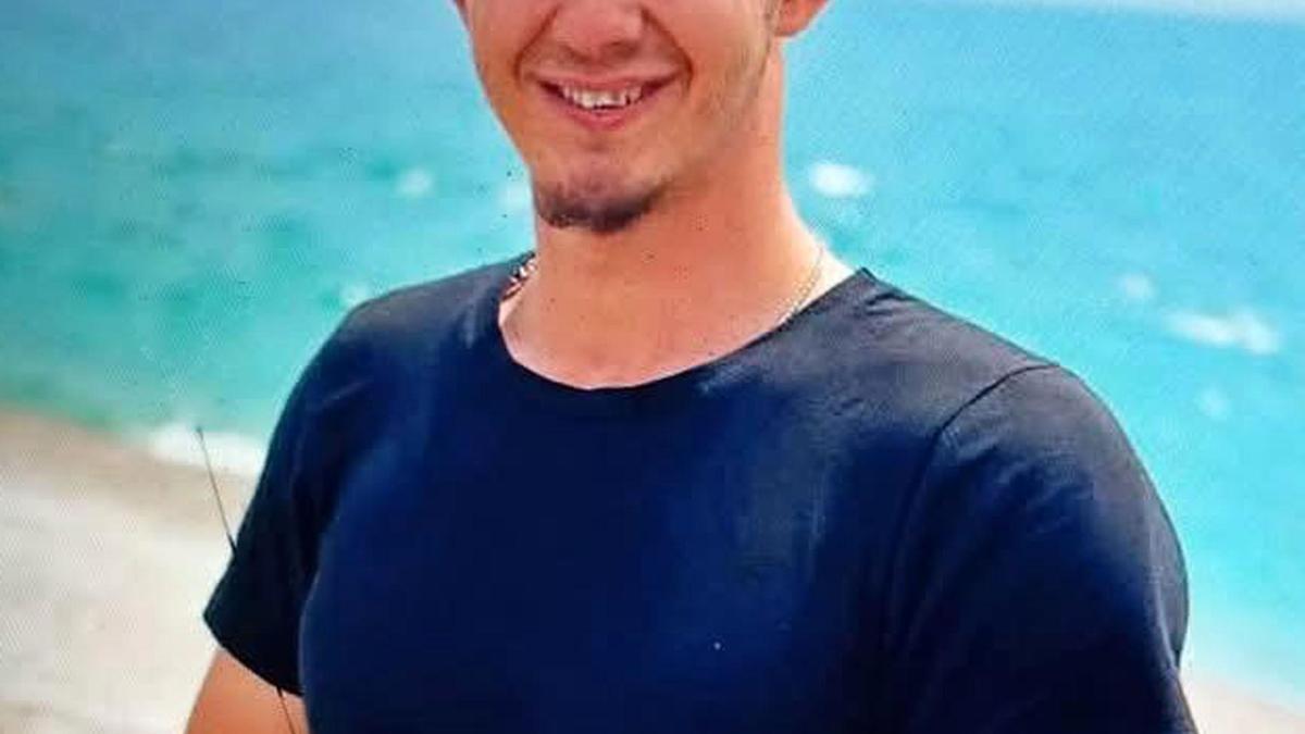 Refüje çarpan motosikletin sürücüsü öldü