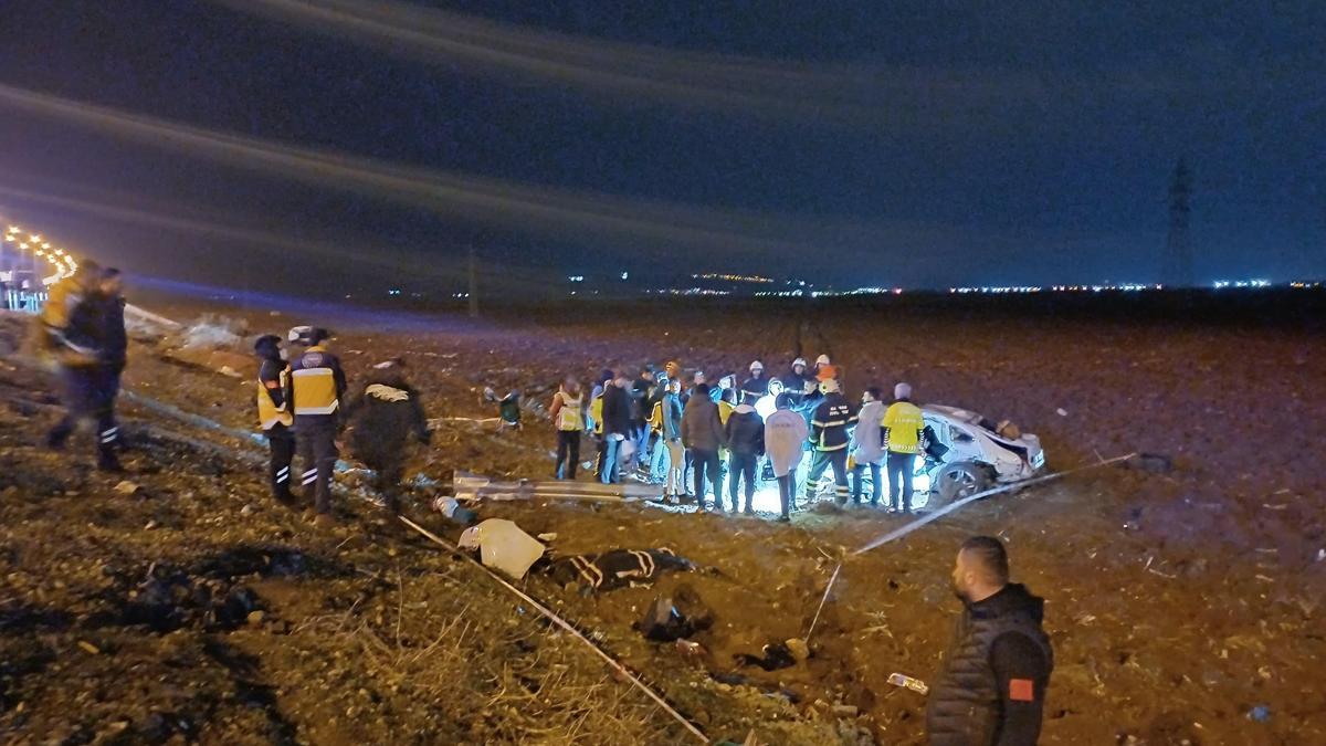 Batmanda iki otomobil çarpıştı: 3 ölü, 3 yaralı