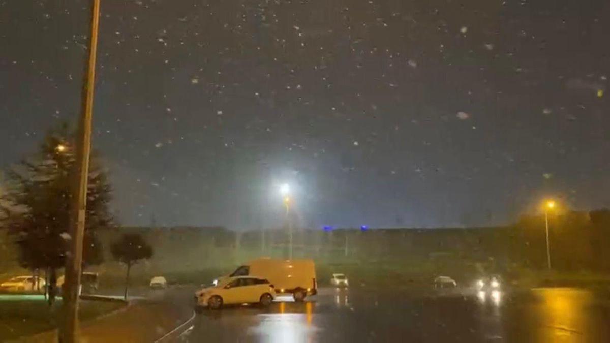 İstanbul - İstanbul'da kar yağışı yeniden başladı