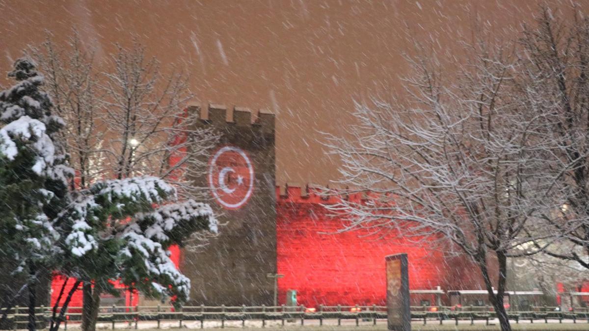 Kayseri'de yoğun kar yağışı etkili oldu