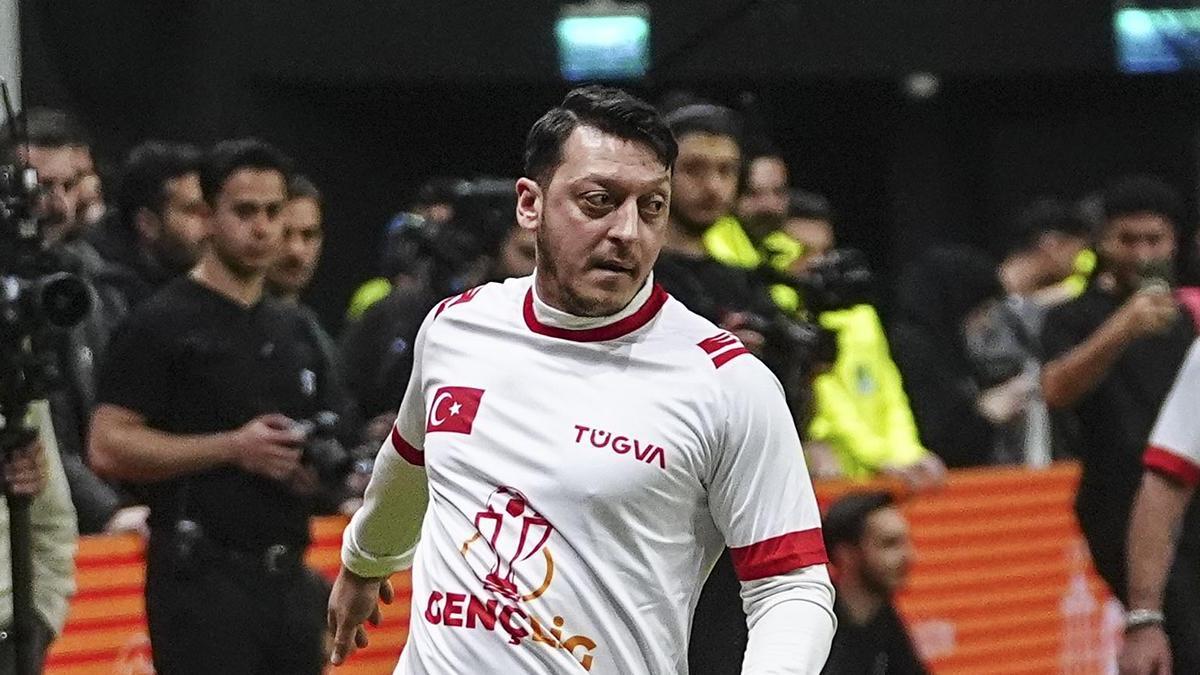 Mesut Özil'den Fenerbahçe açıklaması: İnşallah devamı gelir