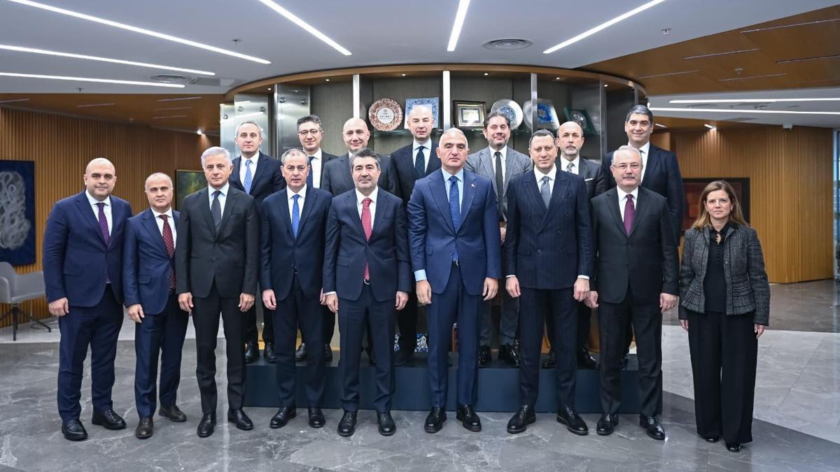 Bakan Ersoy: 2025 sezonunu iyi bir rakamla kapatacağız, hedeflerimize ulaşmak üzereyiz