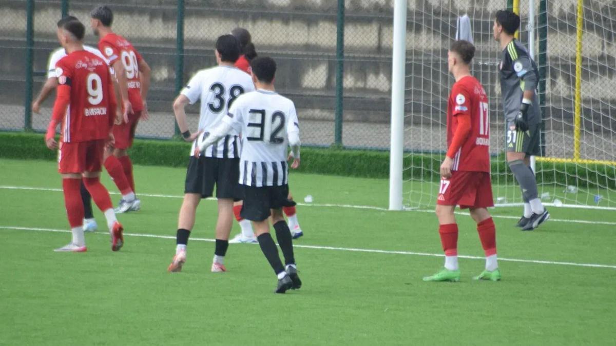 Nazillispor'da forma numarasına bantlı çözüm