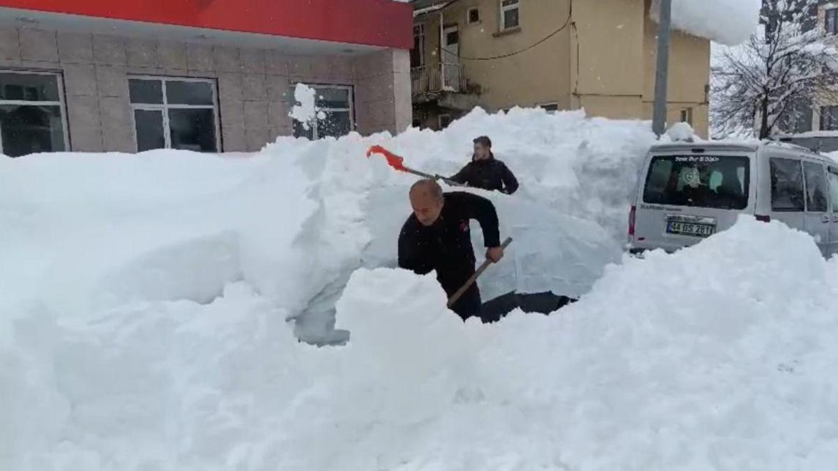 Ovacıkta kar kalınlığı 1,5 metreye ulaştı