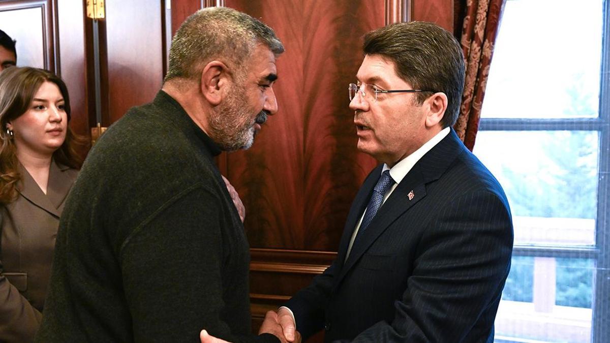 Bakan Tunç, Rojin Kabaiş'in babası ile görüştü