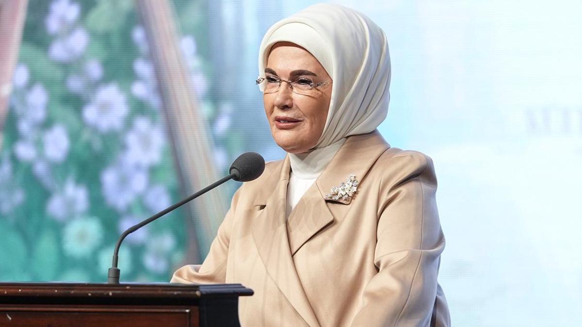 Emine Erdoğan, 'Tıp ve Kültür-Sanat Sempozyumu'nda konuştu