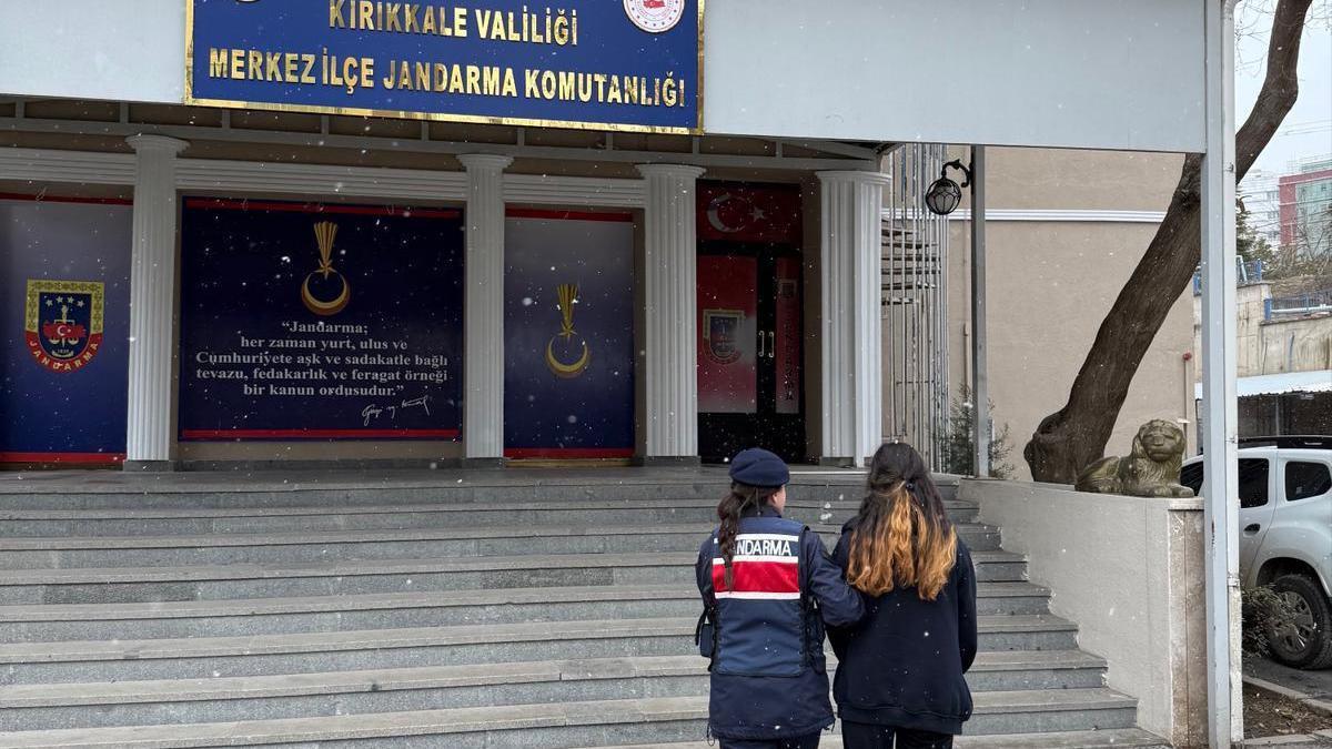 17 ayrı suçtan 80 yıl hapis cezası bulunan firari kadın Kırıkkalede yakalandı