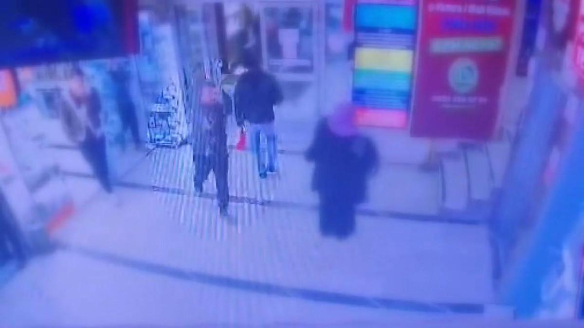 İstanbul-  Doğubank'ta iş yerine ateş açan şüpheli yakalandı; silahlı saldırının yeni görüntüleri ortaya çıktı