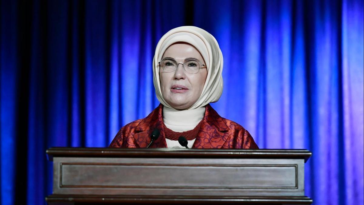 Emine Erdoğan'dan Tıp ve Kültür-Sanat Sempozyumuna ilişkin paylaşım