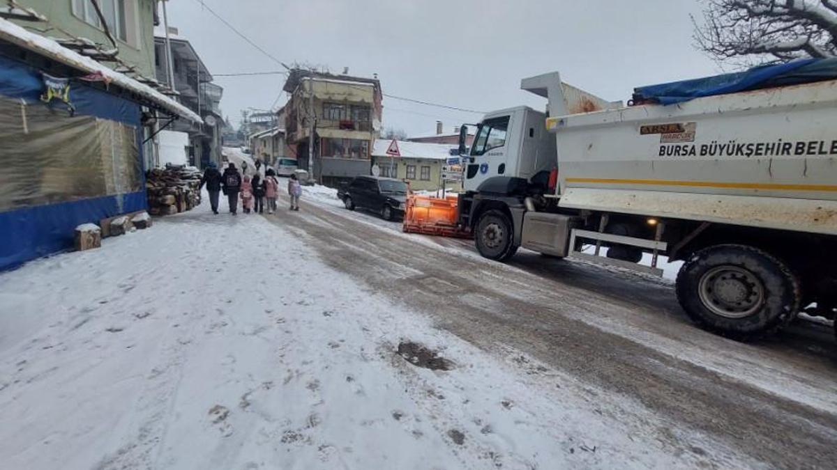 Bursada 129 mahalle yolu ulaşıma açıldı