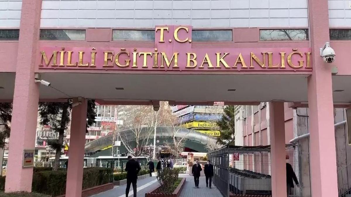 Fenomen öğretmenler Bakanlığın yakın takibinde